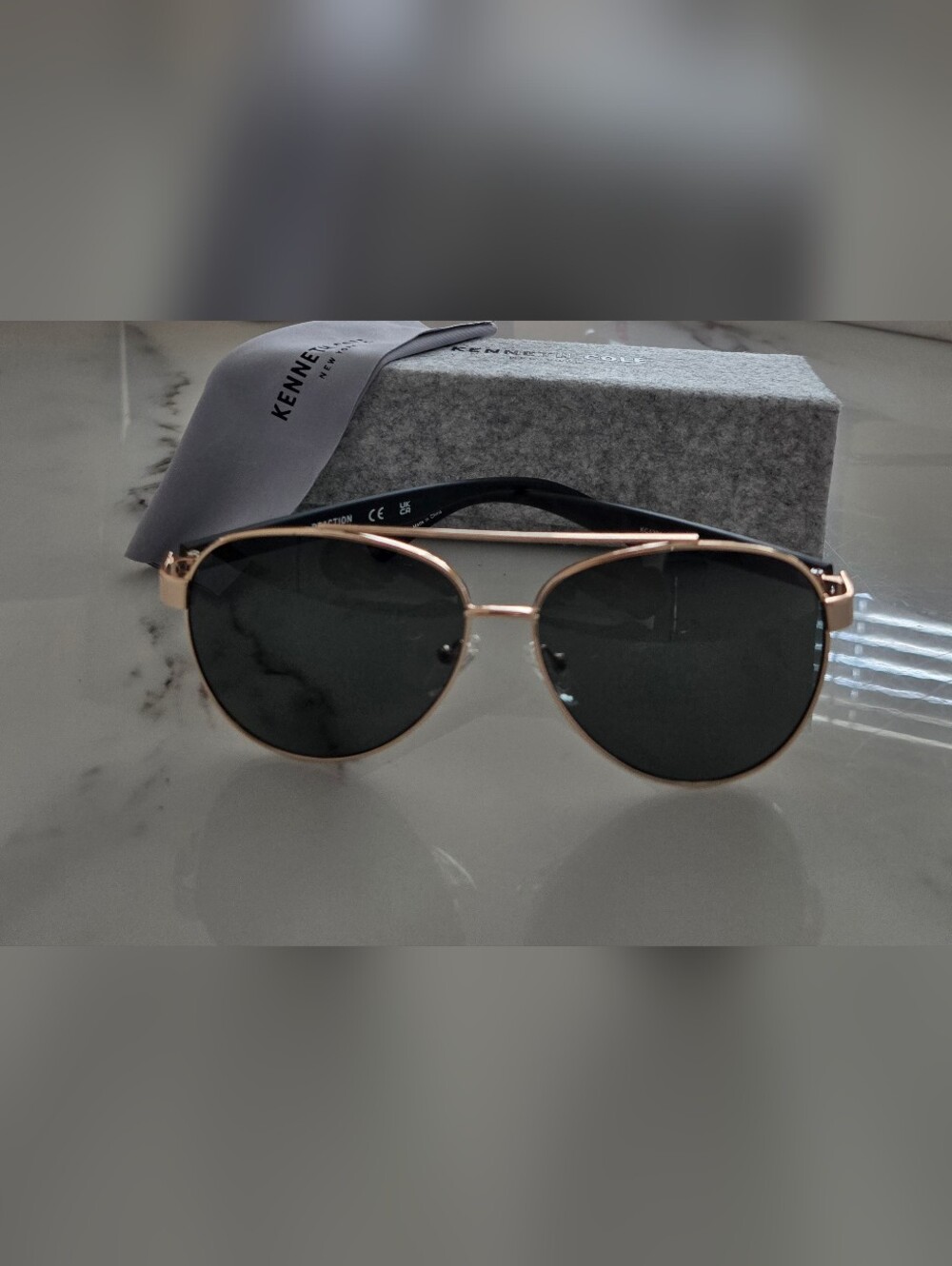 Kenneth Cole Reaction KC1394 32N unisex Aviator Sunglasses & adjustable Nosepads